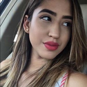 Meet your Posher, Geneice